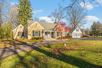 14950 Lata Vista Dr, Elm Grove, WI 53122-2011