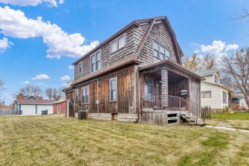 2002 N 20th St, Sheboygan, WI 53081-2211