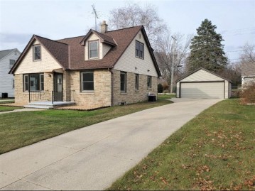 918 Park Ave, West Bend, WI 53090