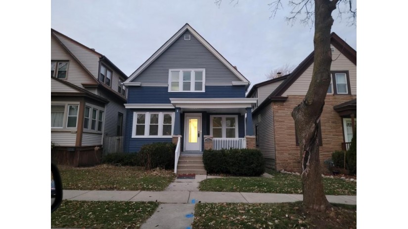 2816 W Hayes St Milwaukee, WI 53215 by RE/MAX Lakeside-South $215,000