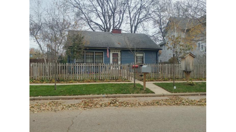 211 N Spring St Sparta, WI 54656 by McClain Realty $185,000