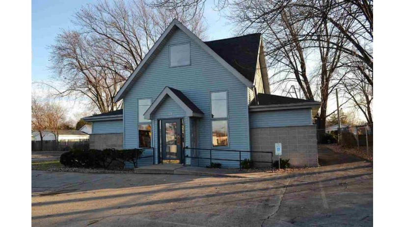 511 W Murdock Avenue Oshkosh, WI 54901 by Re/Max On The Water - PREF: 920-379-3923 $249,000