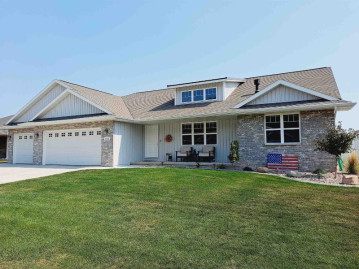 1232 Clementine Road, Howard, WI 54313