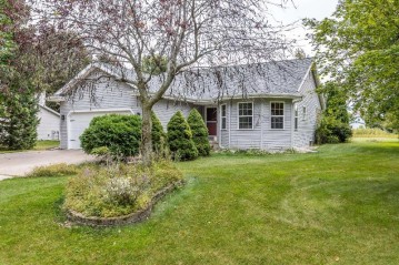 1423 Longtail Beach Road, Suamico, WI 54173