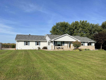 N2651 Greenwood Road, Ellington, WI 54915