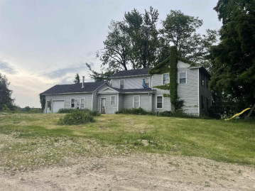 8696 Grams Rd, Nepeuskun, WI 54971