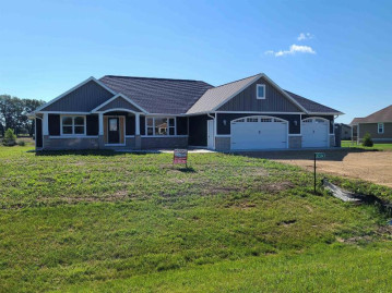 W7394 White Oak Run, Pacific, WI 53954