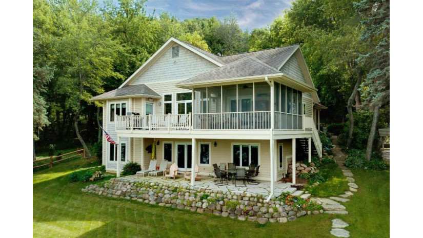 W2592 Oakwood Beach Rd Green Lake, WI 53946 by Better Homes And Gardens Real Estate Special Prope $1,799,000