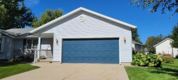 140 Anna Cir, Columbus, WI 53925