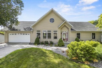405 South Rd, Mount Horeb, WI 53572