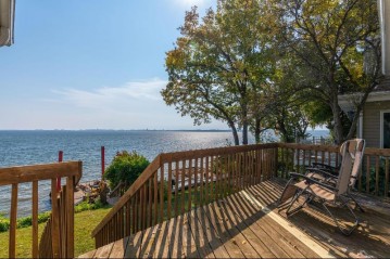 4910 Wakanda Dr, Westport, WI 53597