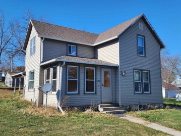 430 N Adams St, Lancaster, WI 53813