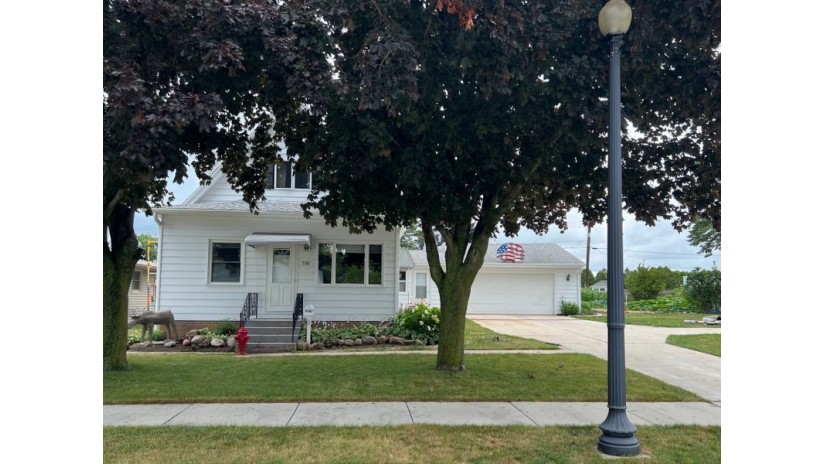 938 Fond Du Lac Ave Sheboygan Falls, WI 53085 by Shorewest Realtors $167,500