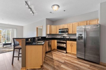 10900 W Bluemound Rd 208, Wauwatosa, WI 53226-4145