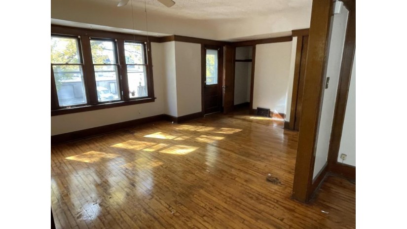 1960 W Vienna Ave 1962 Milwaukee, WI 53206 by EXP Realty, LLC~MKE $75,000