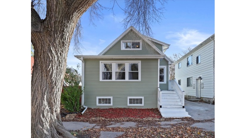 4112 N 50th St Milwaukee, WI 53216 by Shorewest Realtors $179,900