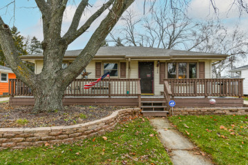 3239 Debra Ln, Racine, WI 53403-3517