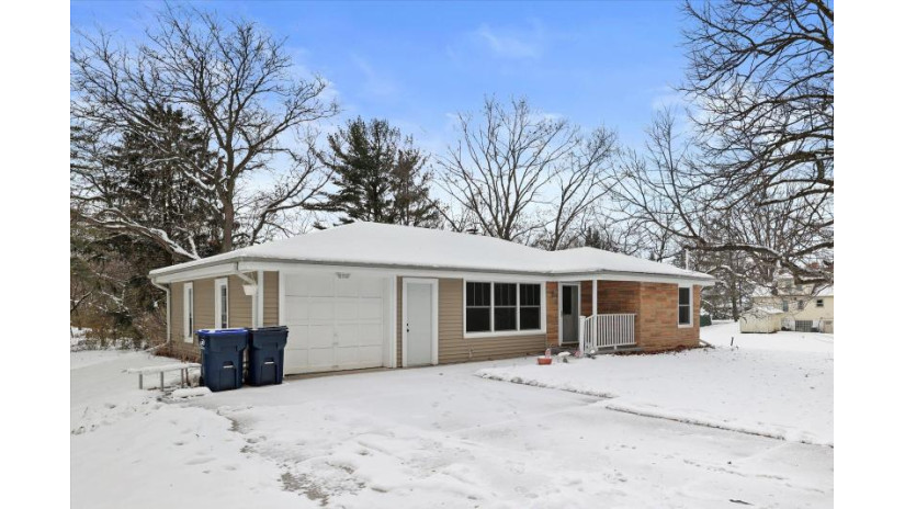 S51W25557 Glendale Rd Waukesha, WI 53189 by Keller Williams Realty-Milwaukee Southwest - 262-599-8980 $325,000