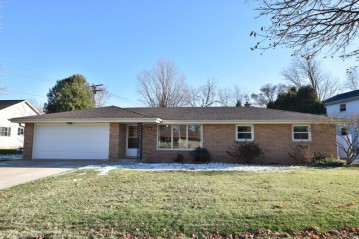 635 E Bonita Dr, Oak Creek, WI 53154-3012