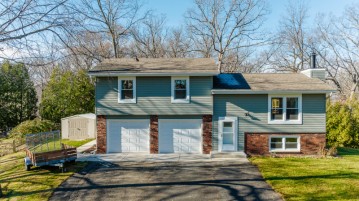 6522 Forest Ln, Waterford, WI 53185-2432