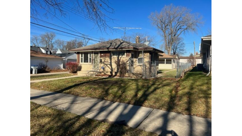 9758 W Nash St Milwaukee, WI 53222 by Jason Scott Realty & Management, LLC $199,900