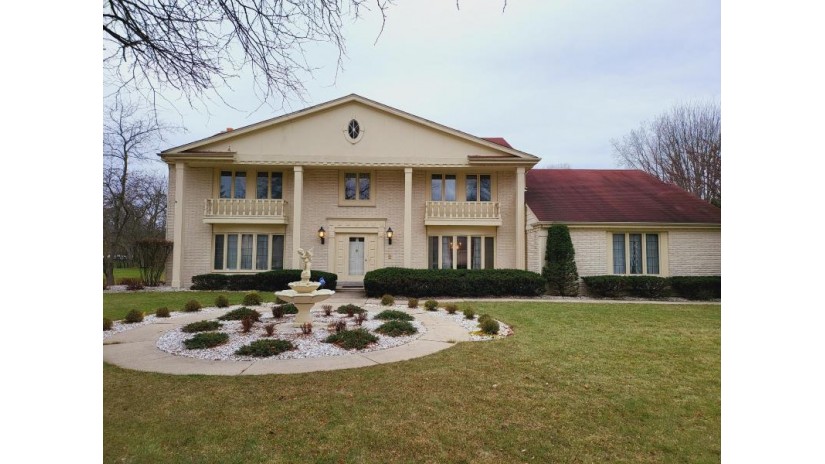 16135 Wildwood Ct Brookfield, WI 53005 by Custom Fit Realty, LLC $549,900