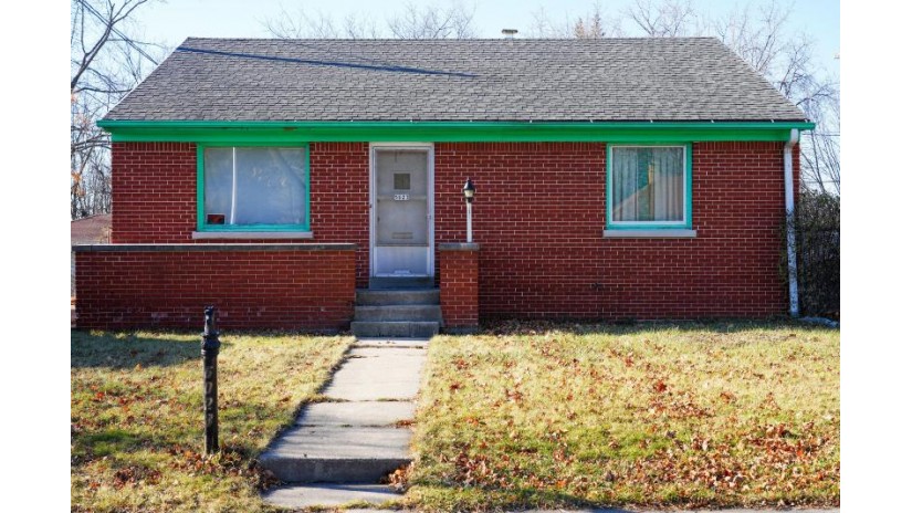 5023 N 42nd St Milwaukee, WI 53209 by Homestead Realty, Inc $93,000