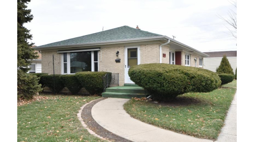 3920 Blue River Ave Racine, WI 53405 by RE/MAX Newport - office@newportelite.com $189,900