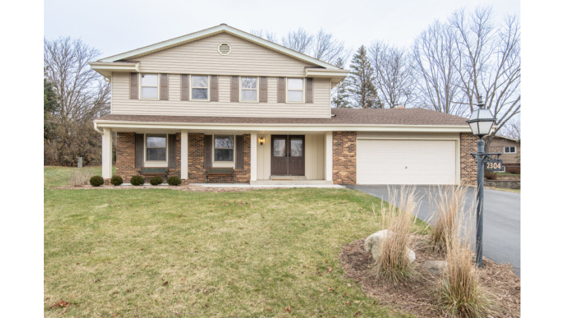 2304 Candlewyck Ct Waukesha, WI 53188 by Shorewest Realtors $395,000