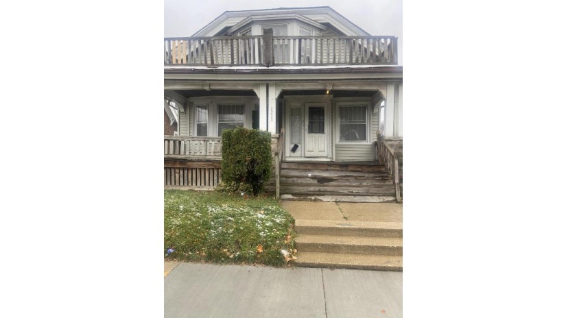 3225 N 27th St Milwaukee, WI 53216 by Acquire Realty LLC $79,900