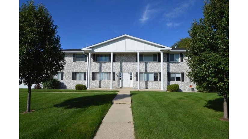 10416 W Whitnall Edge Ct 203 Franklin, WI 53132 by Hometowne Realty LLC $149,900