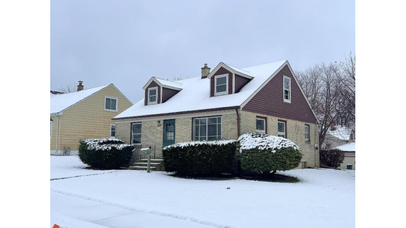 1335 Missouri Ave South Milwaukee, WI 53172 by Parkway Realty, LLC $189,900