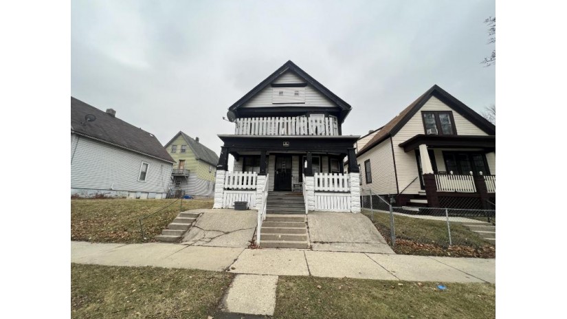 2931 N 19th St Milwaukee, WI 53206 by Premier Point Realty LLC $59,000