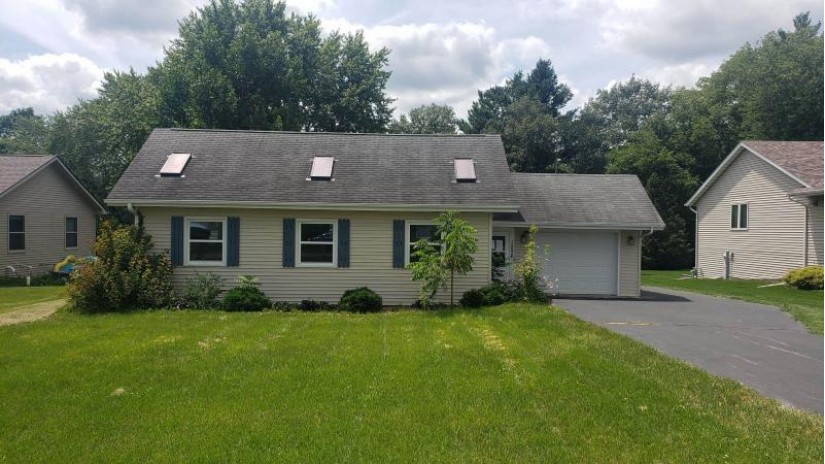 1294 Lake Summerset Davis, IL 61019 by Re/Max Classic $107,000