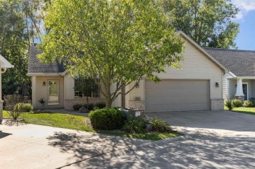 4915 W Woods Creek Lane, Grand Chute, WI 54913