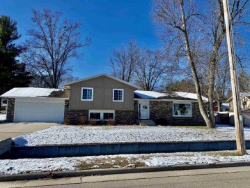 2715 James Street, Marinette, WI 54143