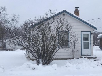 104 Lake Street, Weyauwega, WI 54983