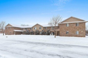 3331 N Casaloma Drive 17, Grand Chute, WI 54913