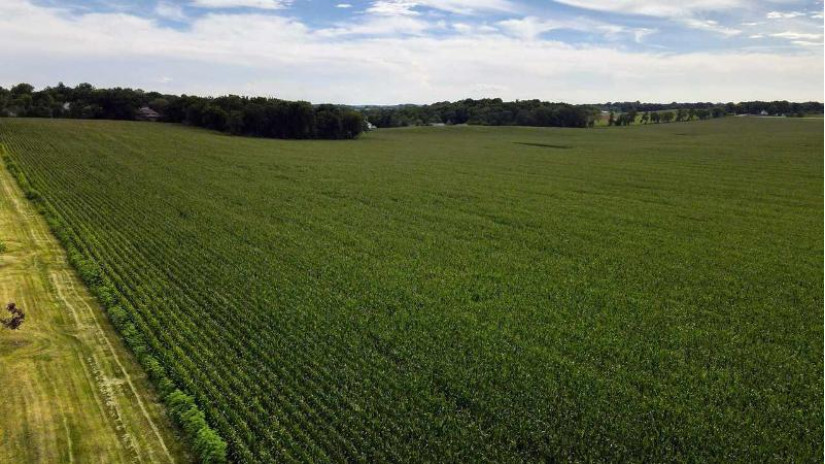 182 ACRES Hwy 51 Stoughton, WI 53589 by Home Brokerage And Realty - Off: 608-213-1807 $8,280,000