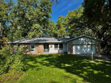 2611 E Collingswood Dr, Beloit, WI 53511