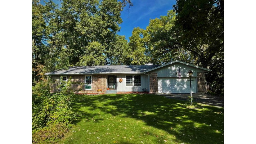 2611 E Collingswood Dr Beloit, WI 53511 by Century 21 Affiliated - Pref: 608-289-7566 $269,900