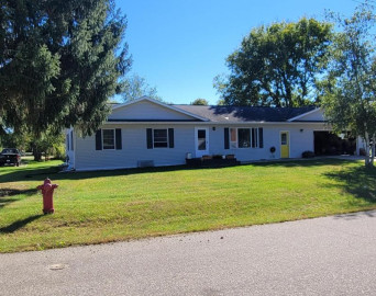 502 Lafollette St, Blue River, WI 53518