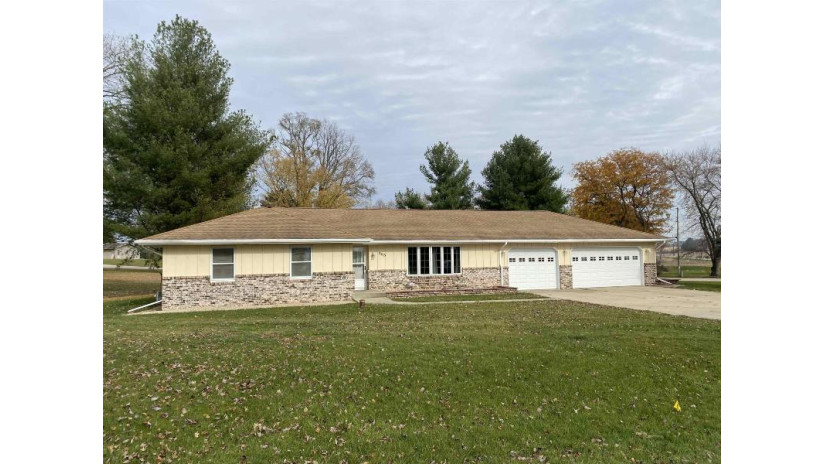 2413 S Victory Dr Beloit, WI 53511 by Century 21 Affiliated $275,000