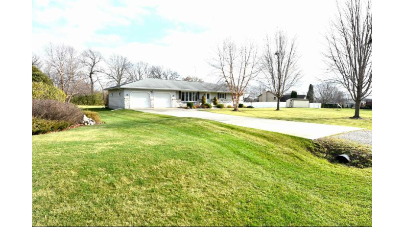 W8837 Jason Dr Trenton, WI 53916 by Century 21 Affiliated - Pref: 608-381-4799 $267,000