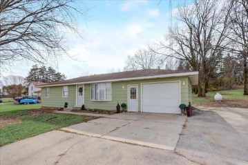 N5695 Dunning Rd, Pacific, WI 53954