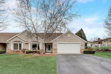 105 Elizabeth Ct, Deerfield, WI 53531