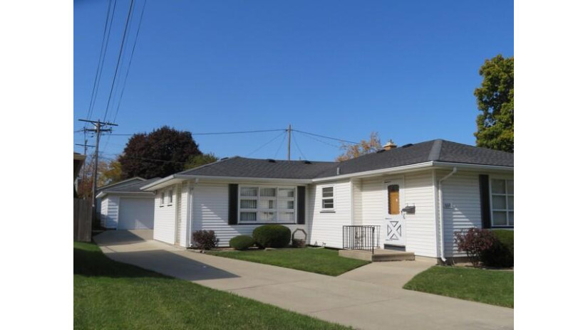 6610 50th Ave Kenosha, WI 53142 by Bear Realty, Inc $237,900