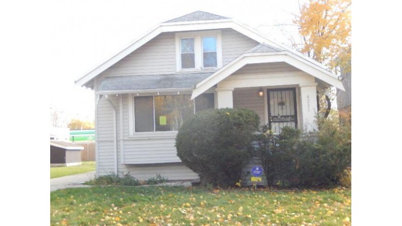 4225 W Reichert Pl Milwaukee, WI 53209 by Vylla Home $90,000