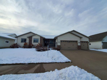 821 Tahoe Dr, Onalaska, WI 54650