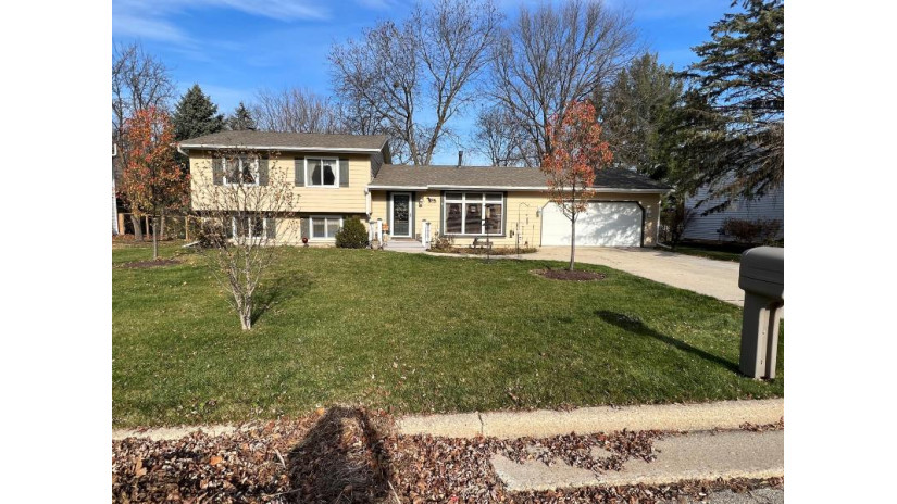 624 Lewis St Burlington, WI 53105 by Bear Realty Of Burlington $340,000